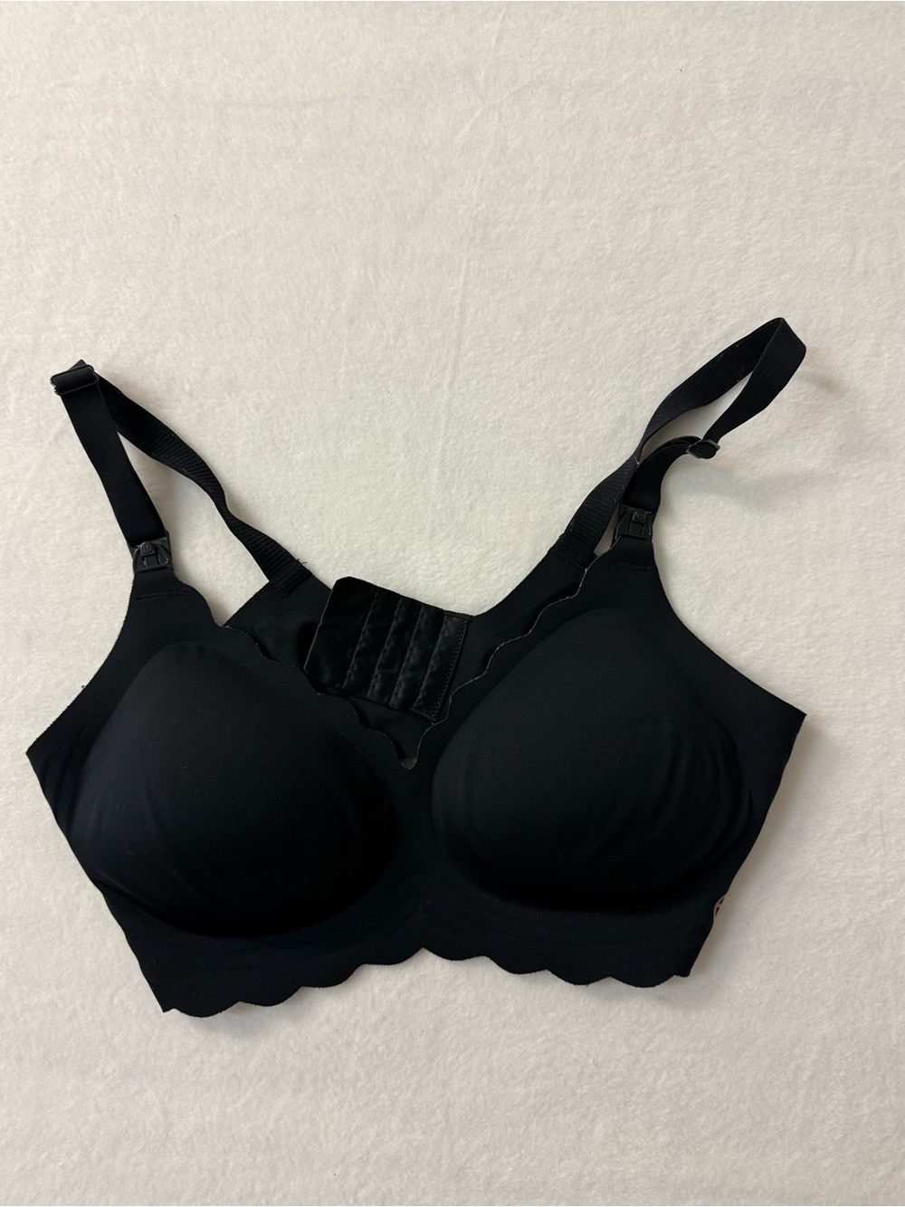 Momcozy Seamless Scalloped Wireless Nursing Bra Drop Down Clips Black